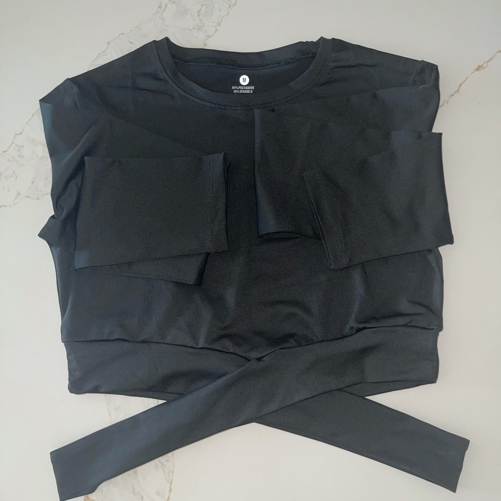 NVGTN CROP TOP